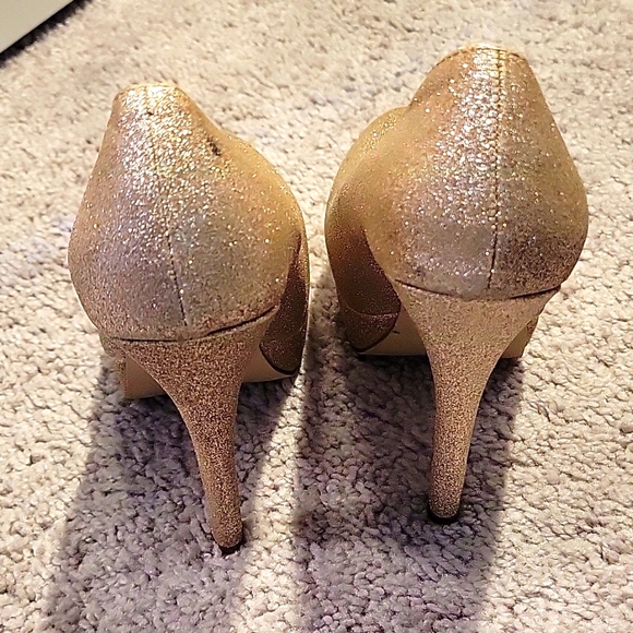 Gold Heels - Picture 2 of 2